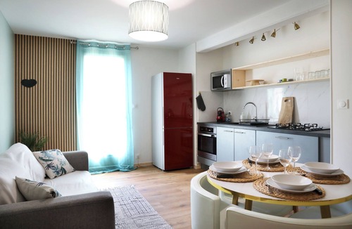 Douelle Apartment | Refreshing vacation rental with a private hot tub in Douelle – peace and nature
