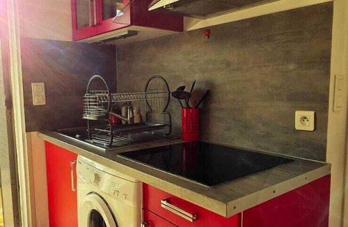 Les Eyzies Apartment | Refurbished garden apartment, spa