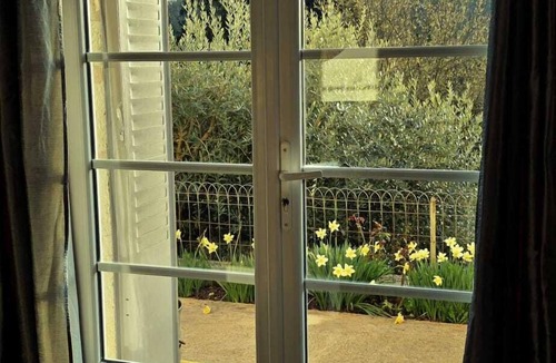 Les Eyzies Apartment | Refurbished garden apartment, spa