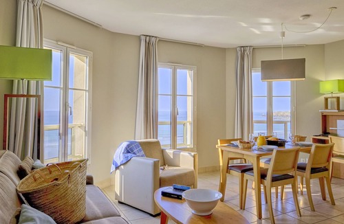 Saint-Ideuc Apartment | Reine Marine -T2 Face Mer by Interhome