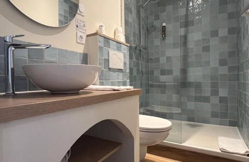Sanary-sur-Mer Hotel | Relaxing Triple Retreat Near Beaches and Harbor Attractions