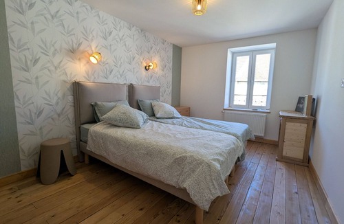 Colroy-la-Grande Bed & Breakfast | Renovated farmhouse pets welcome - Fave Valley