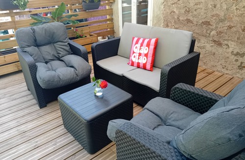 Saint-Quirin House | Renovated 130 m² house in Saint-Quirin with a terrace, pergola, and Wi-Fi; sleeps up to 8 people