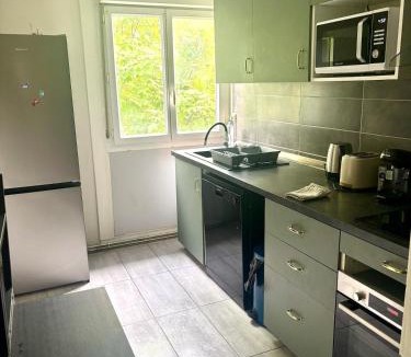 Troyes Apartment | Renovated 3-Bedroom Apartment near UTT