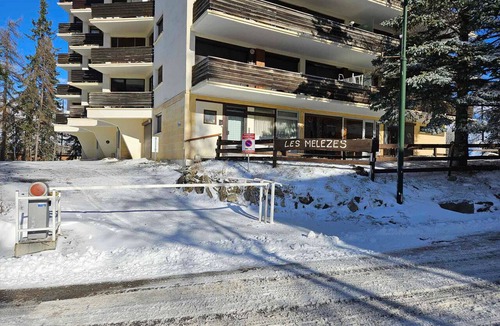 Pra Loup Apartment | Renovated 4 pers apt, balcony, close to slopes, parking