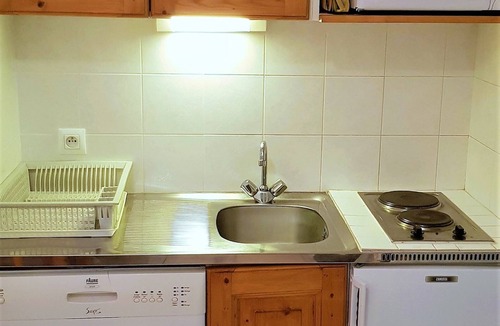 La Joue du Loup Apartment | Renovated 4 ppl apartment with balcony, pets allowed