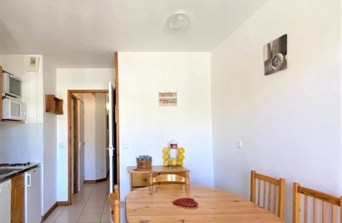 La Joue du Loup Apartment | Renovated 4 ppl apartment with balcony, pets allowed