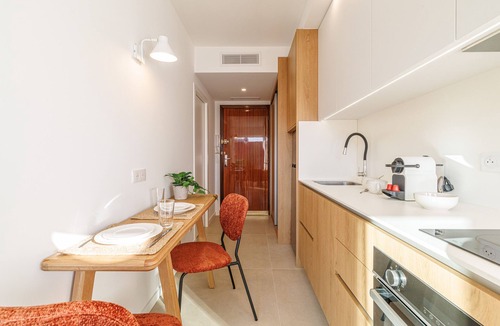 Mantega Apartment | Renovated apartment with south-facing balcony – A/C & Elevator