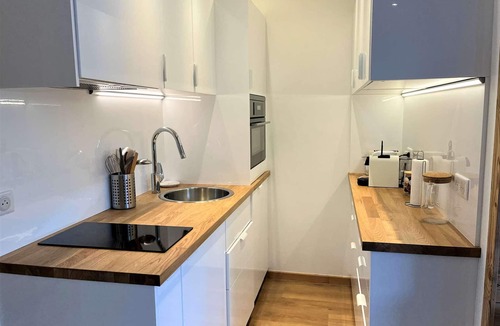 Les Claux Apartment | Renovated Apt 6p Near Slopes & Shops, Quiet Area, Private Parking, Balcony