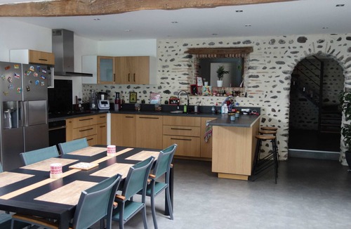 Theze House | Renovated Béarnaise barn. In the countryside, 20 min from Pau. Ideal for families