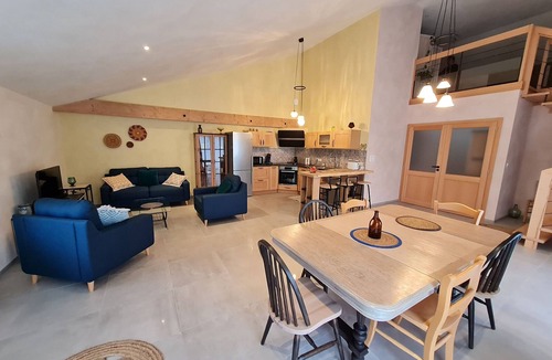 Repaix Cottage | Renovated Cottage with Terrace and Parking in Countryside