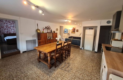 Mont-l'Etroit Cottage | Renovated family home with wifi, near historical sites