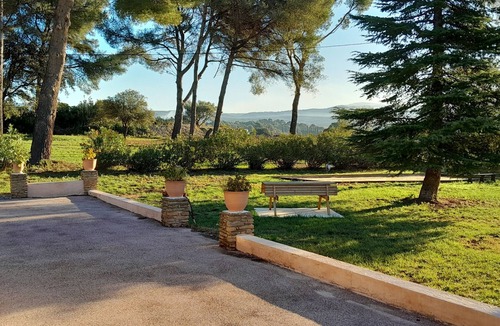 Sainte-Anne du Castellet Villa | Renovated family villa in a peaceful setting in the heart of the Bandol vineyards.