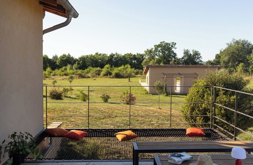 Coufouleux House | Renovated farmhouse with swimming pool, pétanque and country views