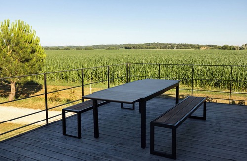 Coufouleux House | Renovated farmhouse with swimming pool, pétanque and country views