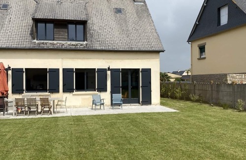 Ploubalay House | Renovated house in the center of Ploubalay, 5 minutes from the beaches