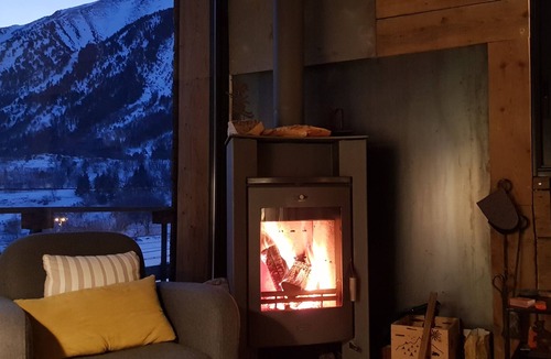 Porte-Puymorens House | Renovated mountain house in wood and stone in a small Pyrenean village