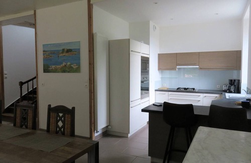 Cite House | Renovated Stone House, Garden, WIFI, 400m from Sea, Saint-Quay-Perros