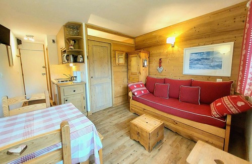 Plagne Villages Apartment | Renovated studio-cabin, south balcony, ski-in/ski-out, 4 pers, Plagne Villages