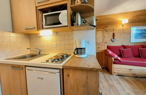 Plagne Villages Apartment | Renovated studio-cabin, south balcony, ski-in/ski-out, 4 pers, Plagne Villages