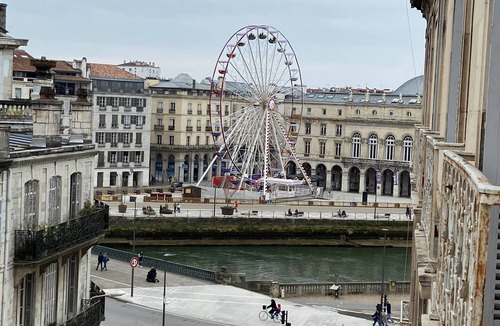 Bayonne Apartment | Renovated T4 apartment with parking in Bayonne historic center
