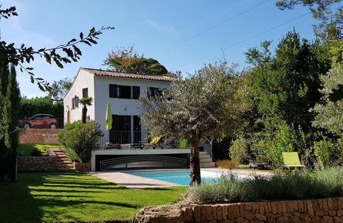 Le Val House | Renovated villa with heated pool and air conditioning