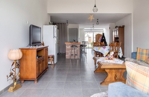 Saint-Louis House | Renovated village house with enclosed garden
