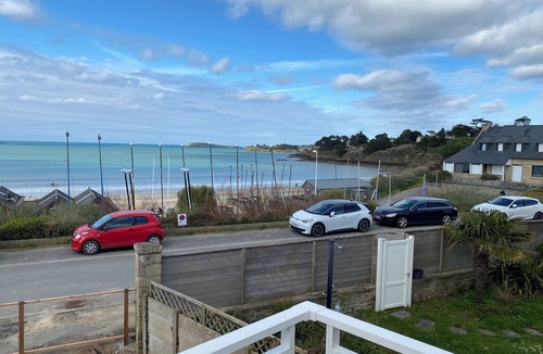 Lancieux House | Rent very beautiful house facing the beach of St Sieu in Lancieux