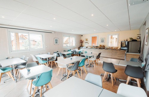 Ax-les-Thermes Apartment | Rental for 6 with Private Balcony