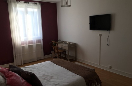 Le Mans Bed & Breakfast | RENTAL LE MANS GUEST ROOM 24H DU MANS -MOTO GP- LE MANS CLASSIC