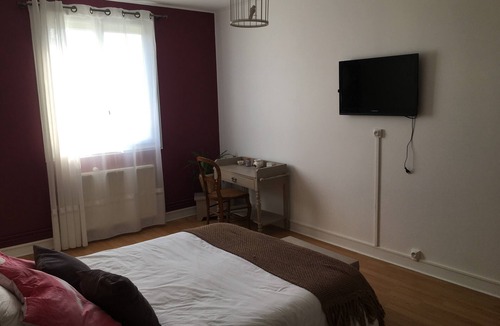 Le Mans Bed & Breakfast | RENTAL LE MANS GUEST ROOM 24H DU MANS -MOTO GP- LE MANS CLASSIC