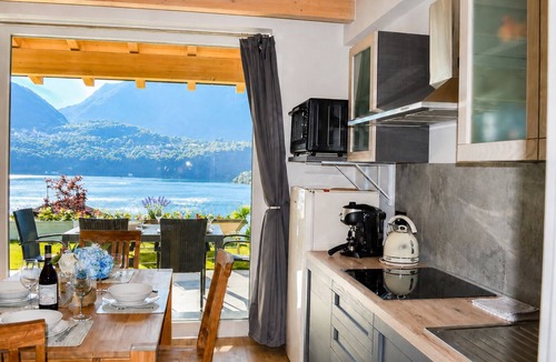 Agrano Apartment | Residence Belvedere: Camelia Apartment by Lago Reisen