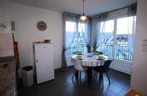 Bagneres-de-Luchon Apartment | Residence Hotel Des Bains - NEAR LIGHT - 3 PARTS FOR 6 PERS. - PARKING