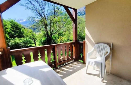 Luz-Saint-Sauveur Apartment | Residence Le Domaine du Val de Roland * - 3 Rooms 6 People Comfort
