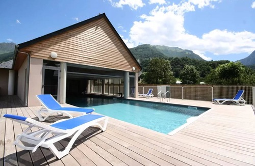 Luz-Saint-Sauveur Apartment | Residence Le Domaine du Val de Roland * - 3 Rooms 6 People Standard PMR