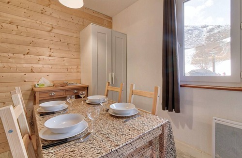 Genos Apartment | Residence Les Gourgs Blancs - 80m from the slopes