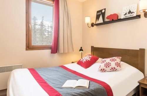 Les Claux Apartment | Residence Pierre & Vacances L'Albane - Apartment for 4 people - 1 bedroom - Mountain view
