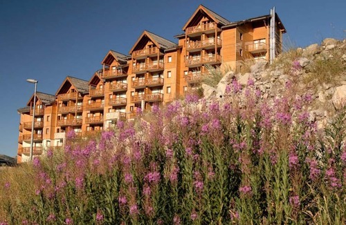 Orcieres-Merlette Apartment | Residence Rochebrune Vallon**** - Labellemontagne - 3 Rooms 8 People