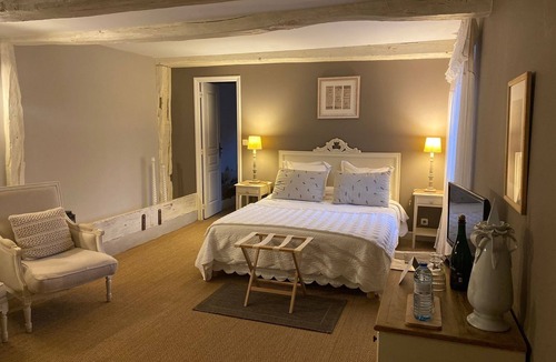 Albã Bed & Breakfast | Restored Gustavian-style B&B in an old farmhouse