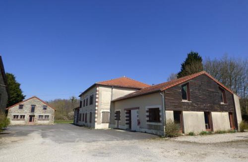 Nouart House | Retraite Champêtre Spacieuse près de Nouart avec Jacuzzi
