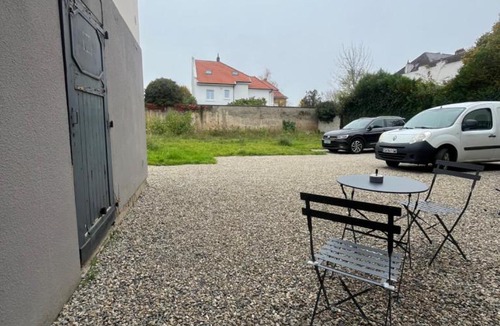 Le Ban-Saint-Martin Apartment | Retro Reverie, avec parking gratuit et terrasse