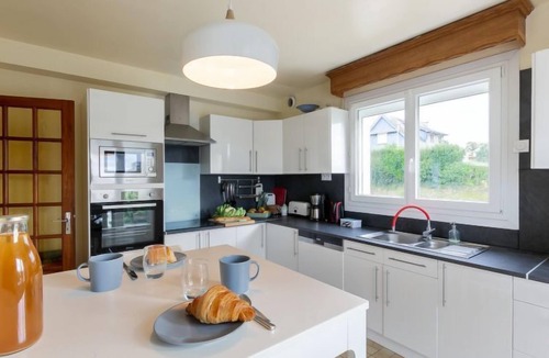 Locquirec House | Reve de Mer by Interhome