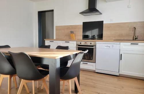Saint-Die Apartment | Rez-de-jardin en lisière de forêt