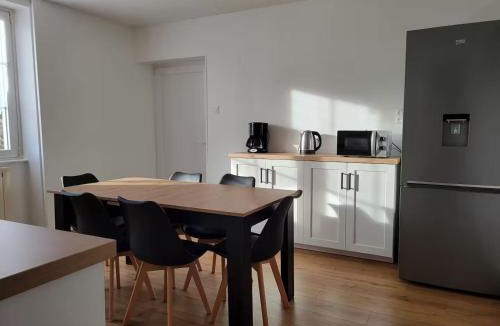 Saint-Die Apartment | Rez-de-jardin en lisière de forêt