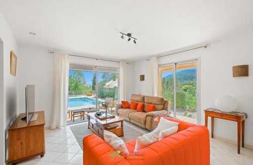 Cuers Villa | Rez de Villa provençal avec Belle Piscine privée et Parking