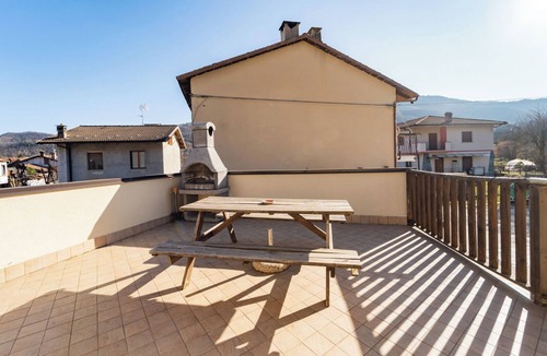 Roccasparvera House | Rifugio la Rocca - Two Bedroom House, Sleeps 8