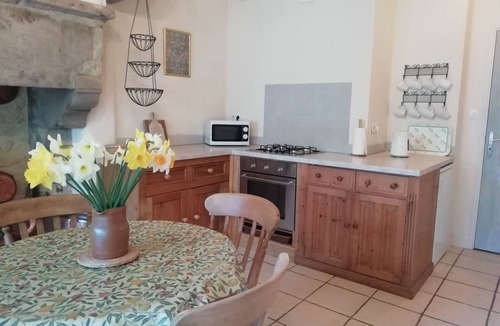 Lanvallay Apartment | Riverside apartment with garden on the port of Dinan