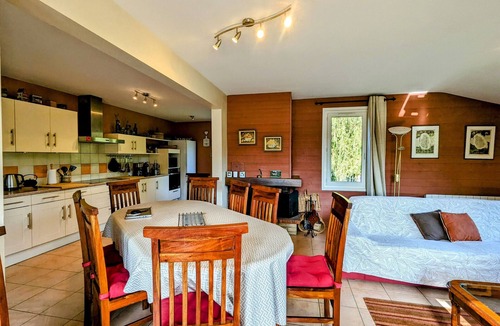 Haironville Cottage | Riverside Retreat: Heated Pool, Tennis, 5 Bedrooms, Private Parking