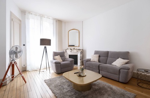 Poincare - Foch - Anatole France - Croix de Bourgogne Apartment | Rock In Share - Luxe Poincaré