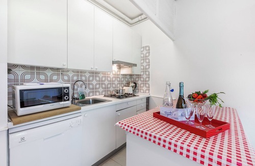 Ispra Apartment | Rododendro Rosso